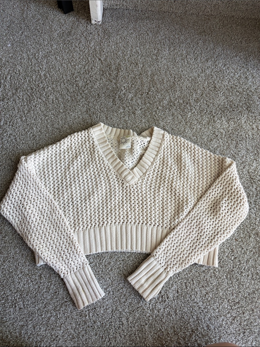 aerie Cream V-Neck Cropped Knit Sweater